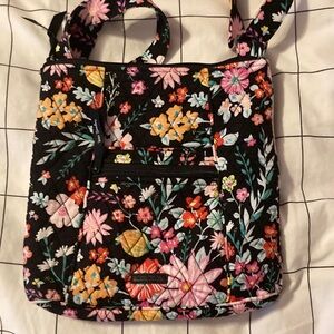 vera bradley floral / black purse